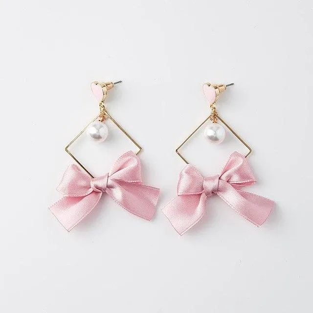 AOMU Japan Korean Pink Cute Natural Stone Beads Fur Star Moon Heart Acrylic Stud Earrings for Girl Ear Jacket Woman Jewelry